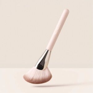NEW✅Rare Beauty Angled Powder Brush